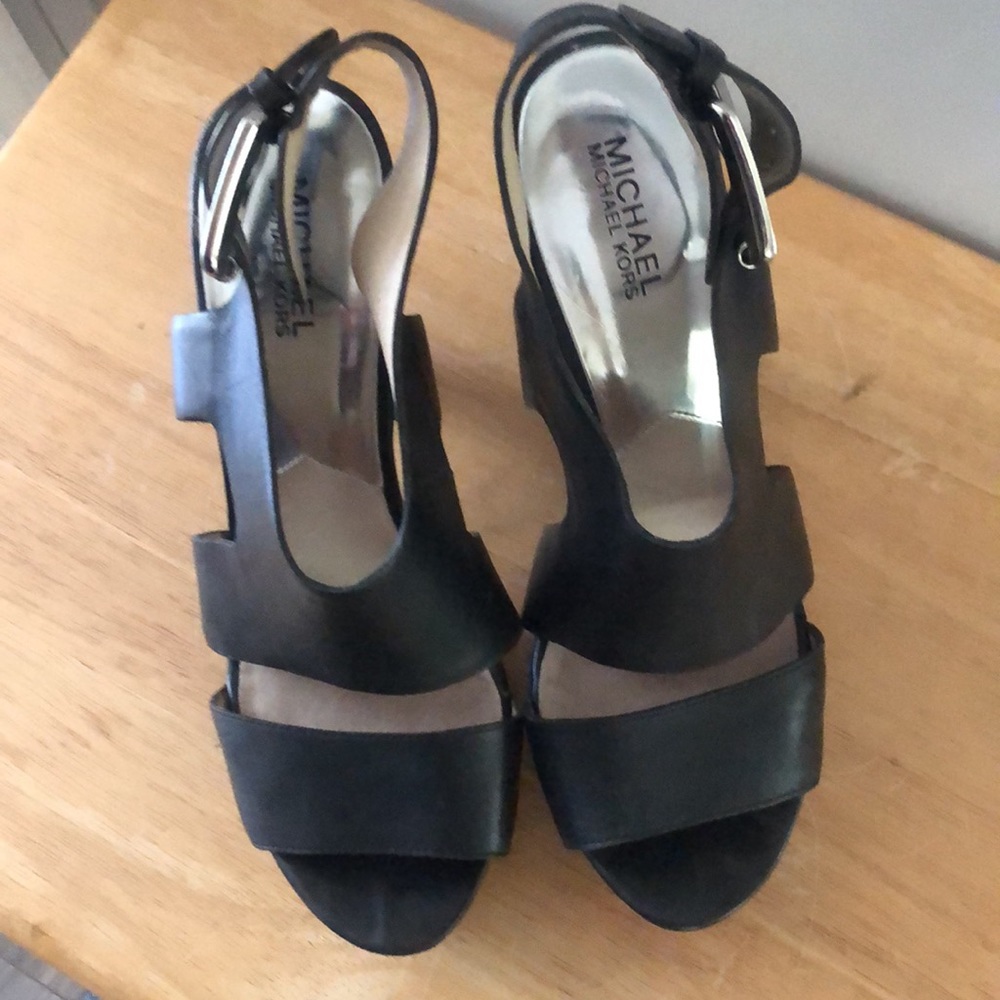 Women’s platform heel. Black. Michael Kors. - Picture 2 of 4
